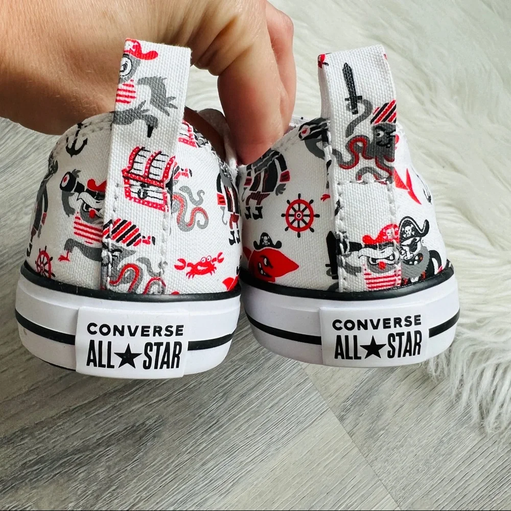 NWT Convers Chuck Taylor All Star 2V OX Toddler Boys - Picture 6 of 8